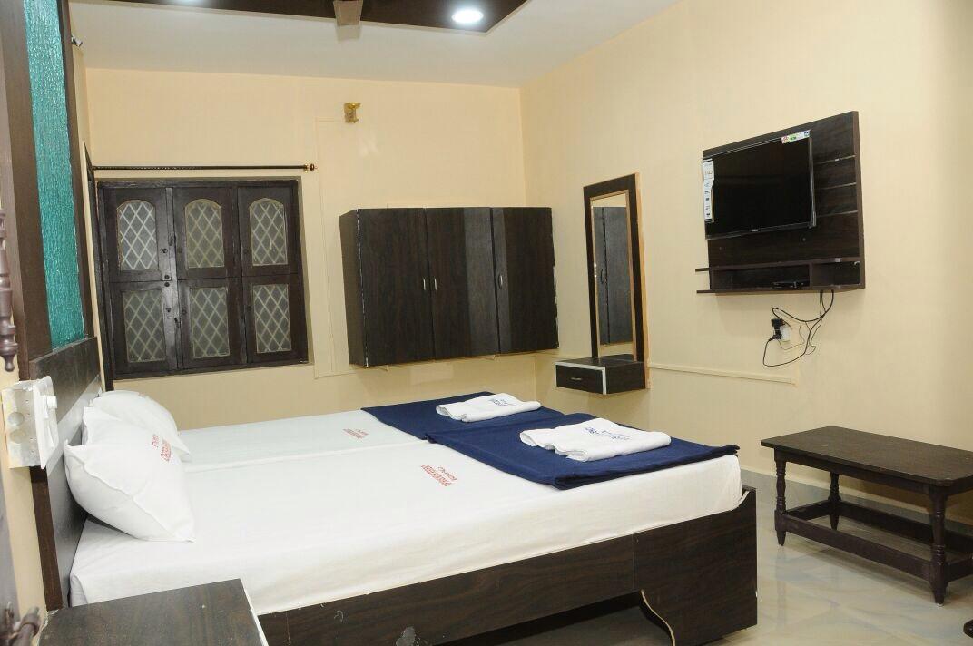 ホテルTripura Sundari Residency Madanapalle エクステリア 写真