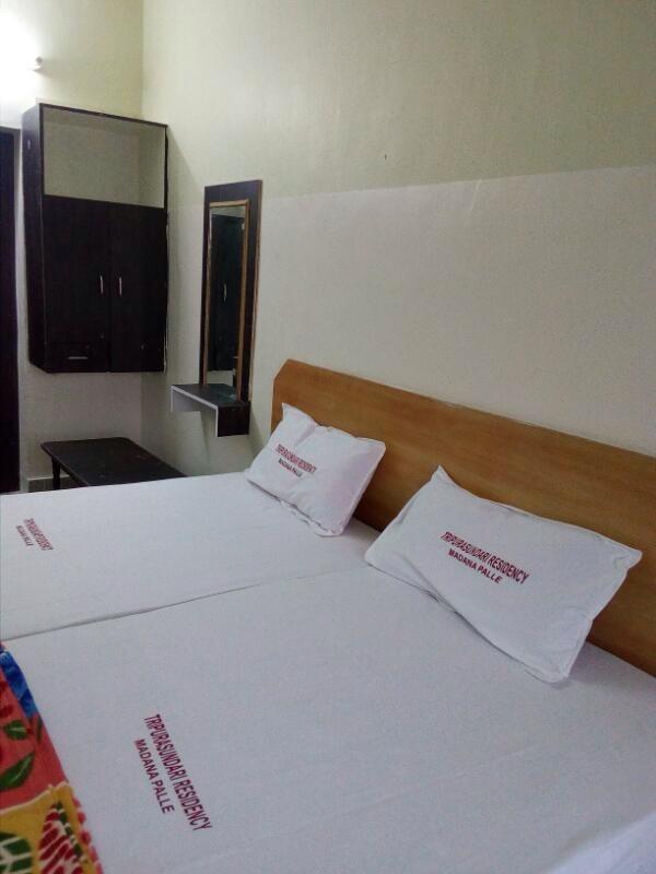 ホテルTripura Sundari Residency Madanapalle エクステリア 写真