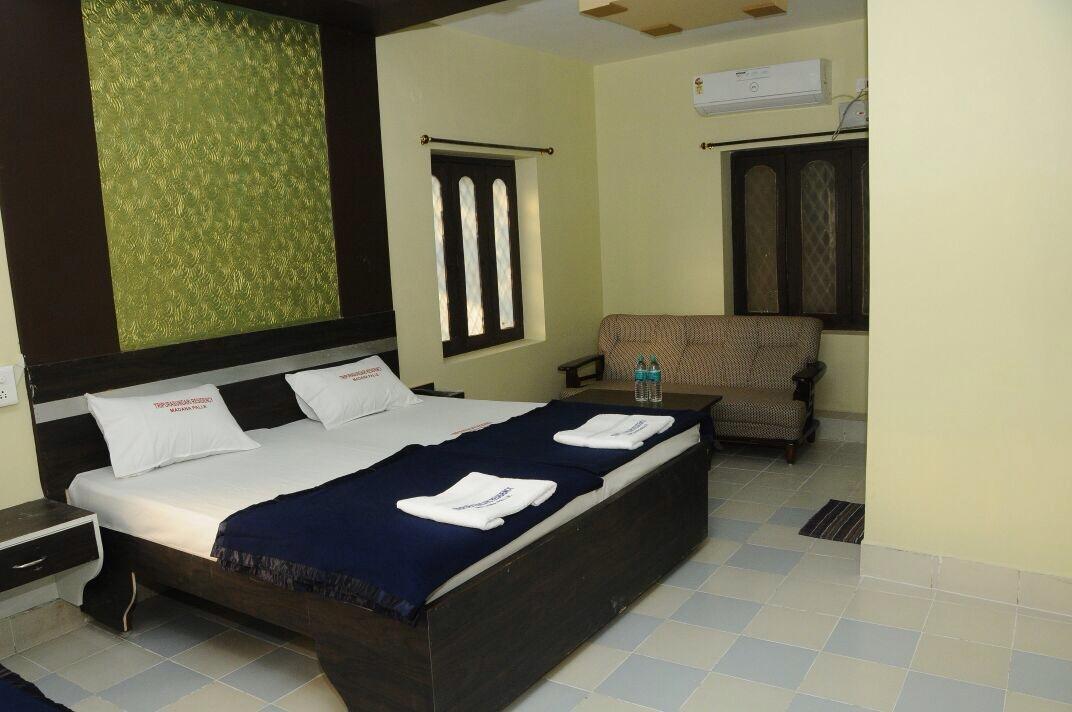 ホテルTripura Sundari Residency Madanapalle エクステリア 写真